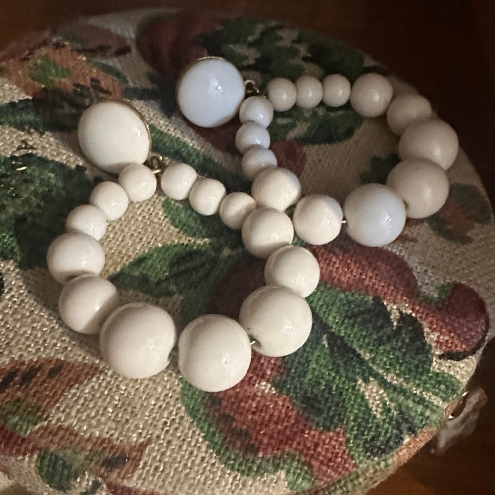Elegant White Sezane style earrings